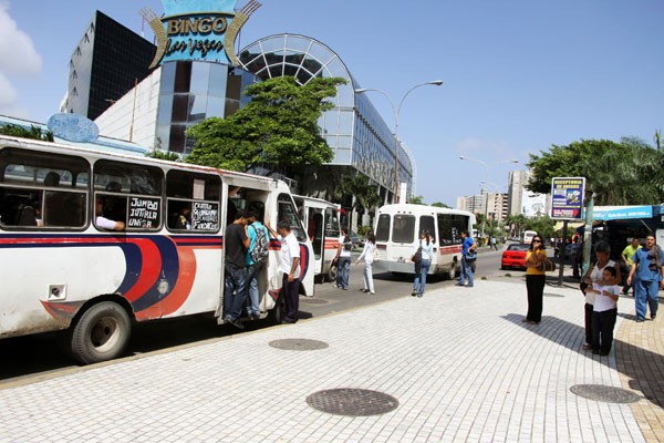 Suspenden servicio de transporte público en Nueva Esparta
