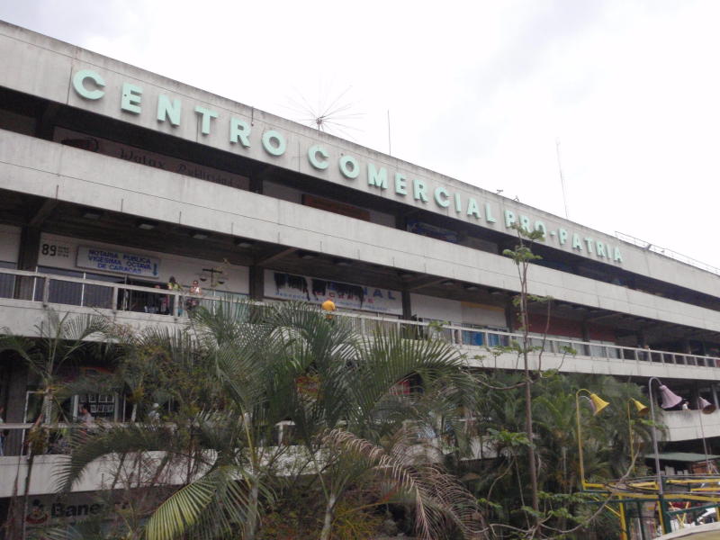 Se registró incendio en el Centro Comercial Propatria este #2Oct (Fotos)