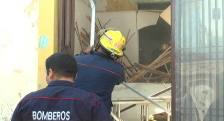 Niña de tres años se salvó de milagro al caerse el techo de su casa en Maracaibo
