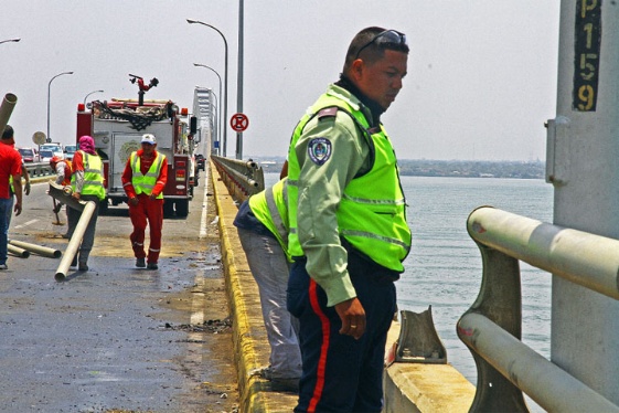 Localizan cadáver del hombre que cayó al Lago de Maracaibo tras choque múltiple