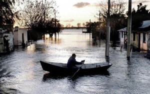 Más de 6 mil uruguayos siguen sin poder volver a sus casas por inundaciones
