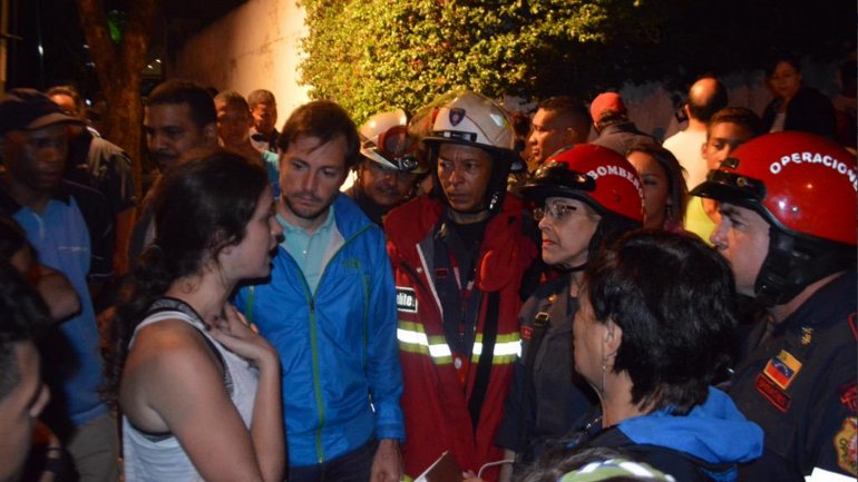 Incendio en geriátrico de Chacao habría sido causado por desperfecto eléctrico