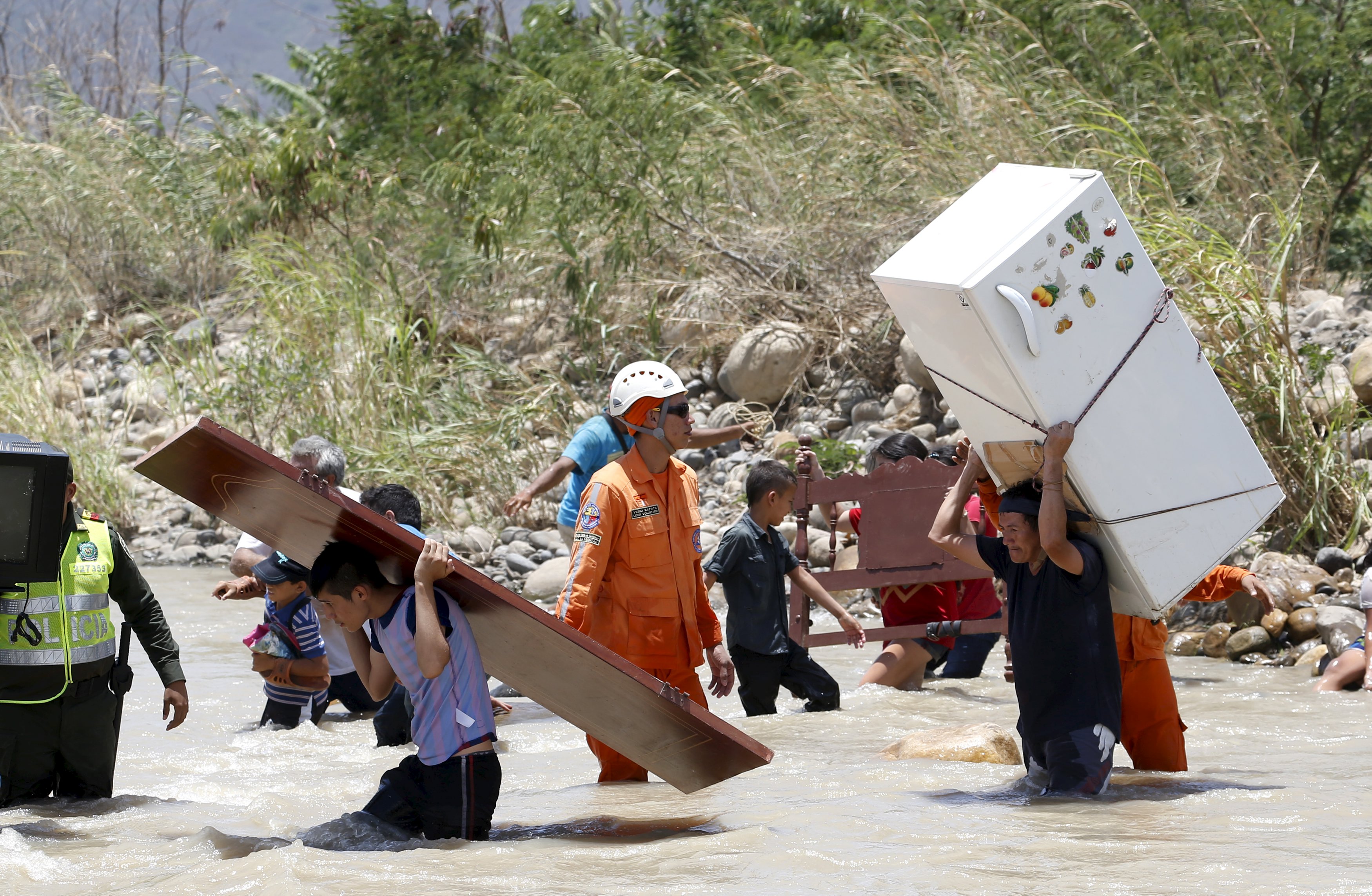 Atropellos, humillaciones y maltrato denuncian colombianos en frontera