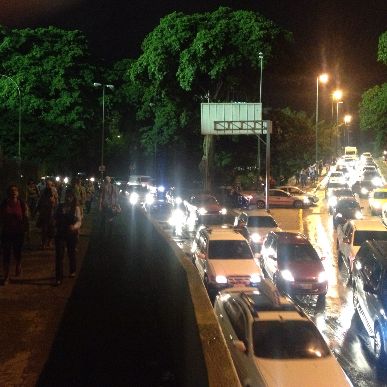 Caos en Caracas por lluvias e inundación de estación de Línea 3 del Metro (Fotos)