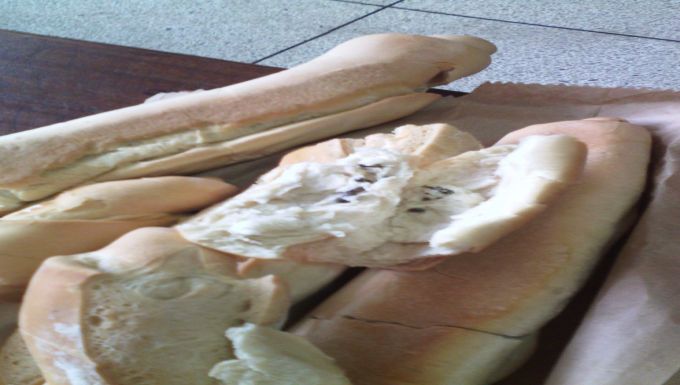 ¡Asqueroso! En Monagas una panaderia vendía pan con excremento de roedor