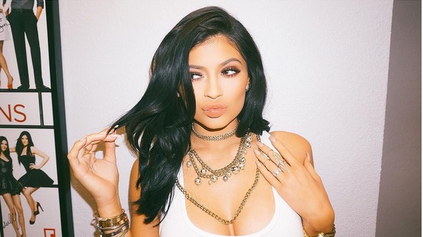 Kylie Jenner se une al clan de las rubias otra vez… Mira su cambio de look (Fotos)