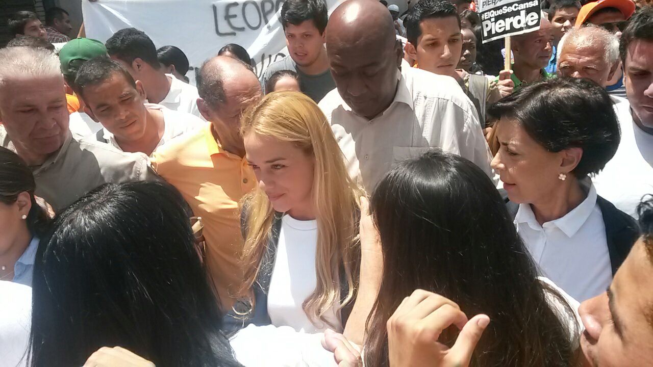 Lilian Tintori: Le dije a mis hijos esperen a su papá con los brazos abiertos