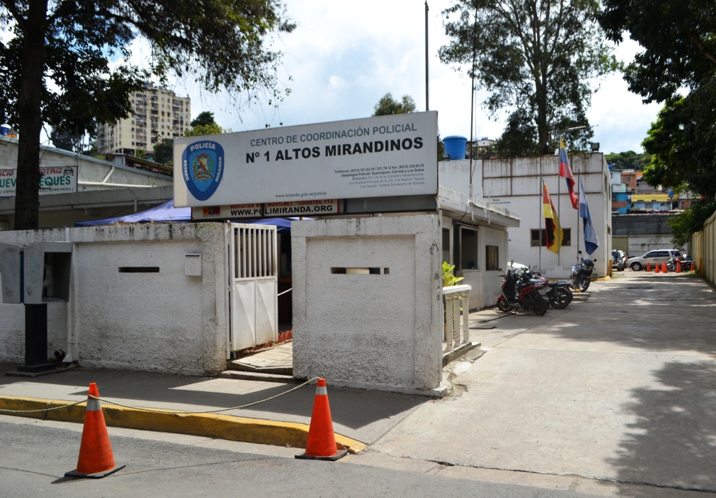 Polimiranda detiene a motorizados armados en carretera Panamericana