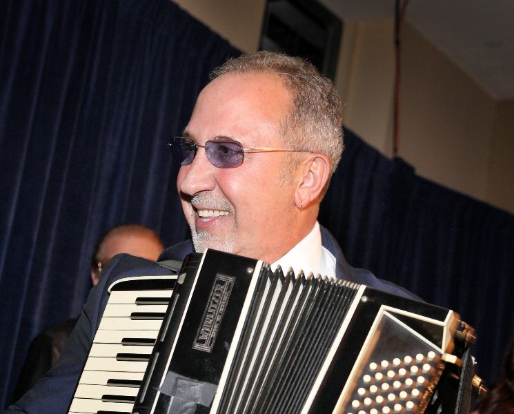 Emilio Estefan estrenó “Libertad”, emotiva canción que llena de esperanza a Cuba