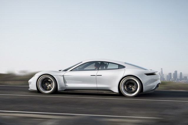 Porsche-MissionE-8