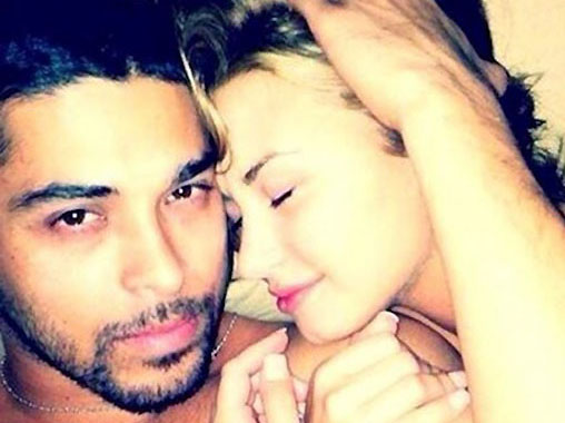 demi-lovato-wilmer-valderrama-leaked-photos-05