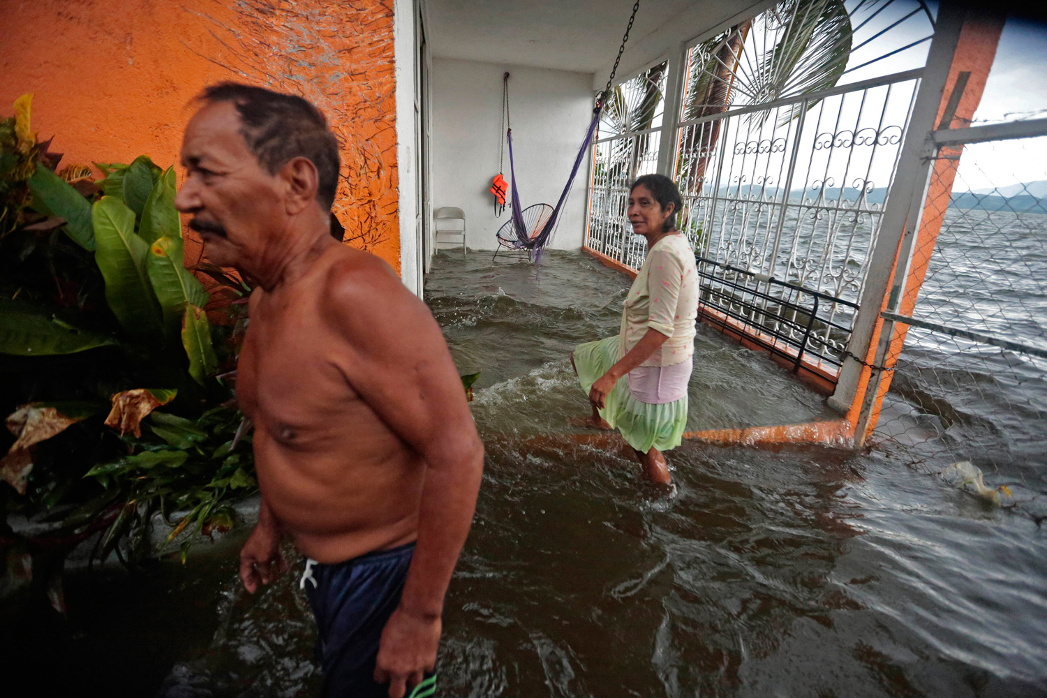 Marty se degrada a depresión tropical en México