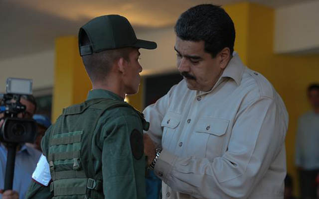 Maduro aseguró que seguirá comprando armamento para “defender la soberanía” del país