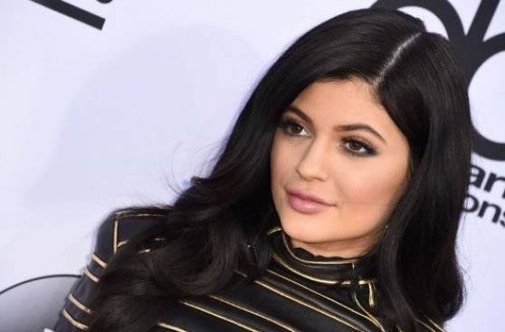 Además de Kim, Kylie Jenner también tiene su doble (Fotos)