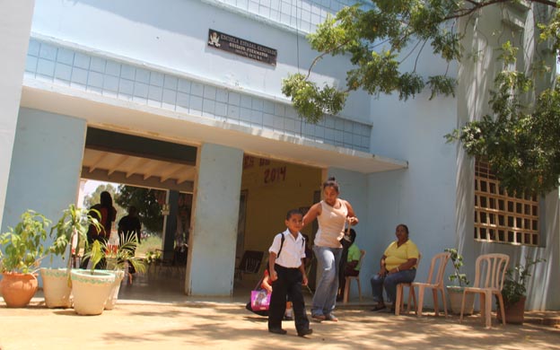 Delincuentes se roban todo el cableado y dejan sin luz a escuela de Cabimas