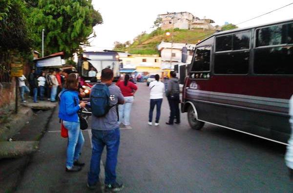 Protestan en Lagunetica por escasez de agua