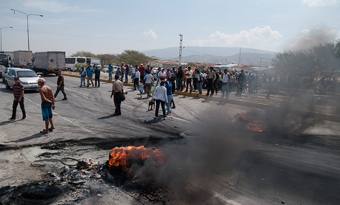 Cerraron la avenida Florencio Jiménez de Barquisimeto por falta de agua