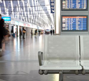 ¡Un pelón! Reproducen película para adultos en pleno aeropuerto de Lisboa