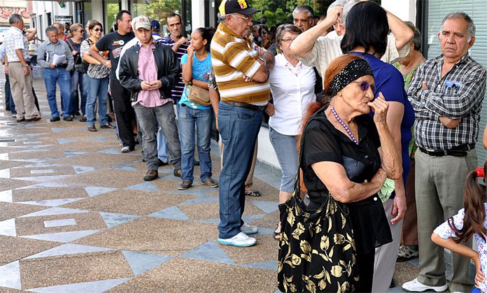 Candidatos del Psuv manipulan con pensiones de vejez