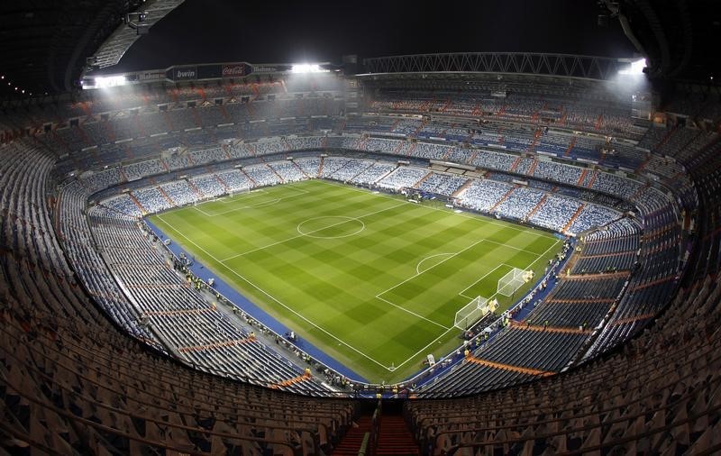 El Bernabéu cumple 70 años con la vista puesta en el futuro