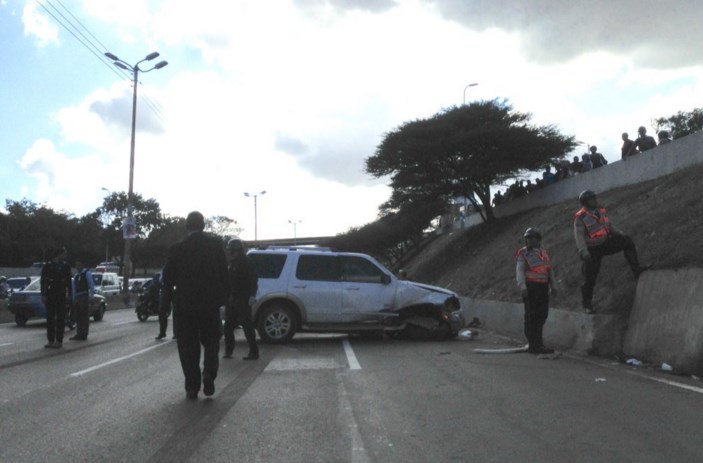 A plena luz del día, asesinaron a un hombre dentro de su camioneta en Distribuidor La Araña