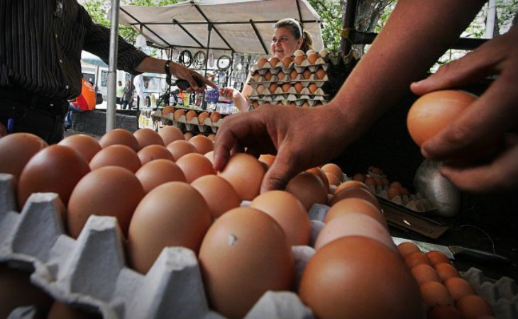 Harina, arroz y huevos suben de golpe