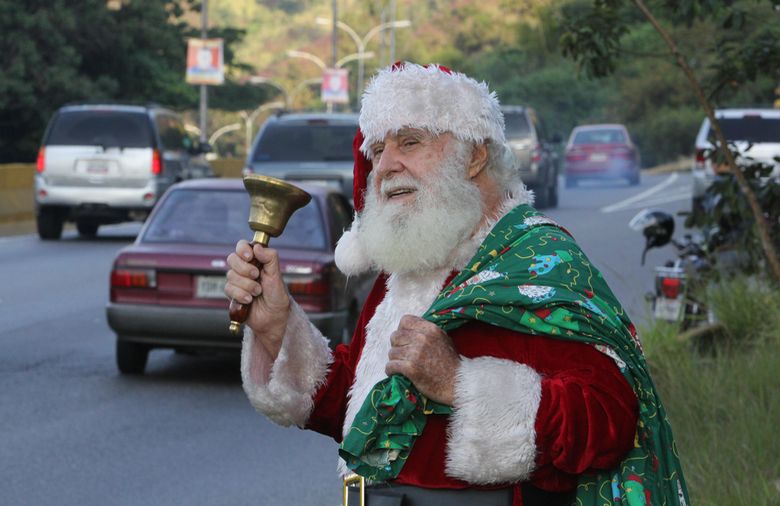 El Santa de la Cota Mil ahora regala caramelos desde el cielo