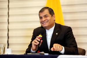 Rafael Correa pide no dejarse manipular por información de caso Panamá