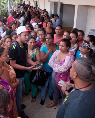 En Nueva Esparta los alumnos de enfermería reclaman sus tabletas