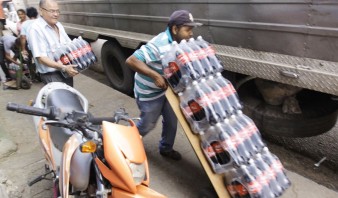 Escasez de gaseosas de litro se acentúa en comercios tigrenses