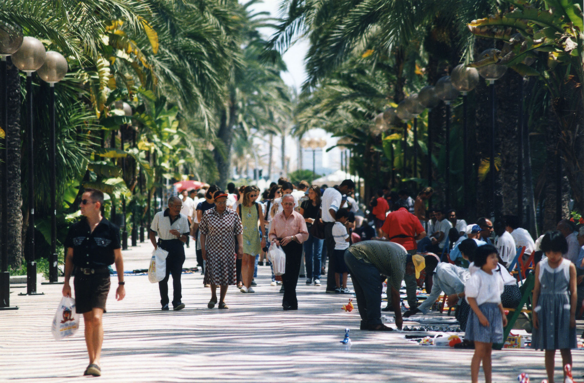 España recibió un 4,9 % menos turistas en el mes julio