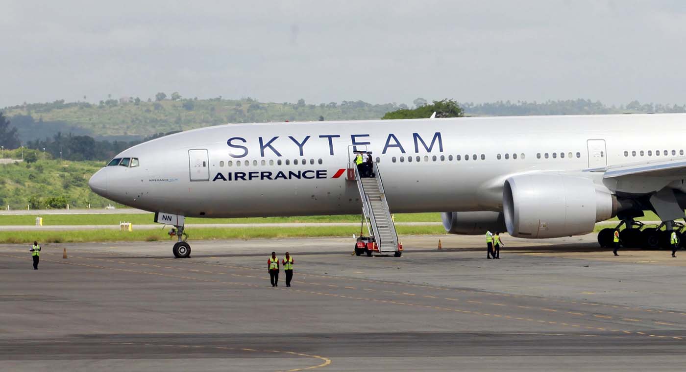 Cinco pasajeros del vuelo de Air France detenidos en Kenia para interrogatorios