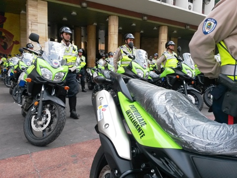 Ministro de Defensa habría ordenado recoger a efectivos escoltas de personalidades