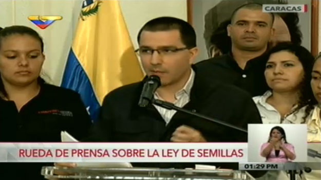 Reaparece Arreaza repitiendo que habrá inamovilidad laboral