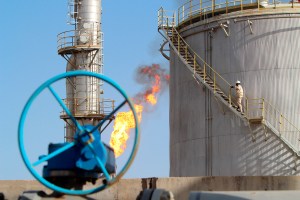 Barril de petróleo sube a más de 41 dólares por barril tras reunión de productores