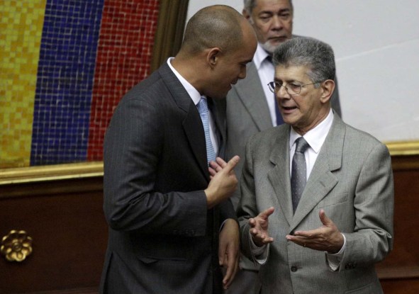 Henry Ramos Allup y Héctor Rodríguez REUTERS/Marco Bello