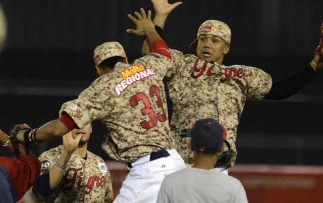 Tigres ganan el quinto juego de la final y se colocan a uno del campeonato