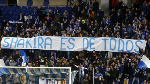 Multan al Espanyol por insultos contra Shakira