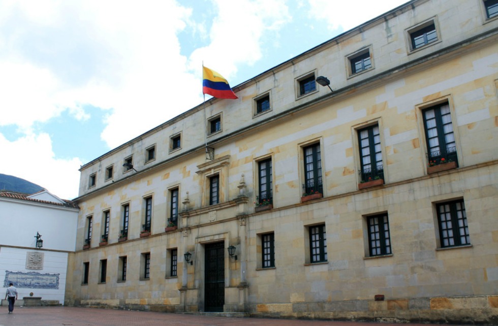Gobierno de Colombia pide respeto a los poderes públicos y sus miembros ante asalto al Parlamento (Comunicado)