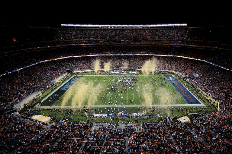Broncos de Denver vencen a los Carolina Panthers 24-10 y ganan el Super Bowl 50 de la NFL