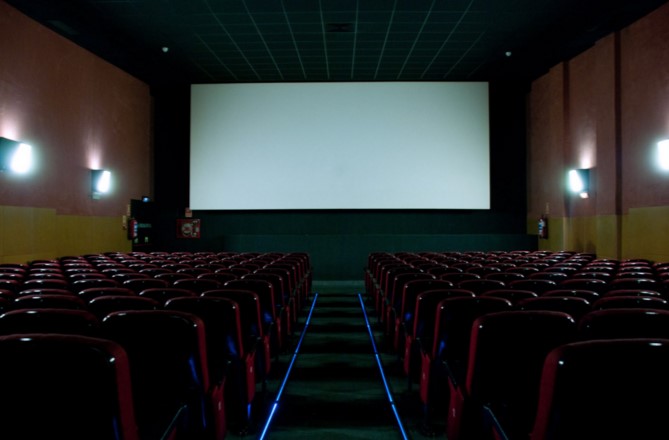 Cines ubicados en centros comerciales deberán generar su propia electricidad