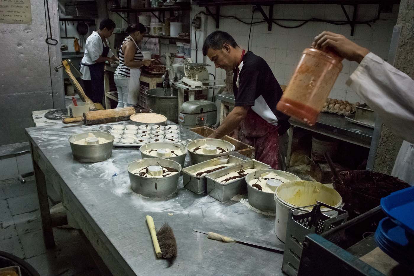 Dirigentes opositores envían mensajes a los trabajadores en su día