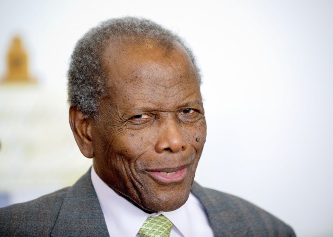 Sidney Poitier recibe el Bafta honorífico por contribuir en la industria cinematográfica