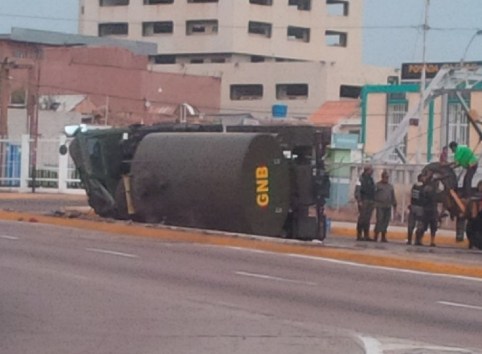 Foto: Camión cisterna de la GNB / panorama.com.ve