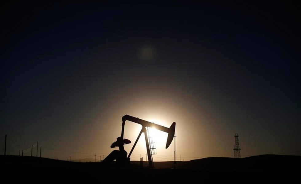 El petróleo cierra en 48,31 dólares en Nueva York, el segundo máximo anual consecutivo