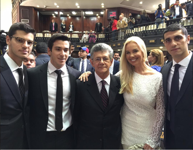 La graduación del hijo “bello bello” de Ramos Allup, te va a dejar con ganas de “salir adelante”