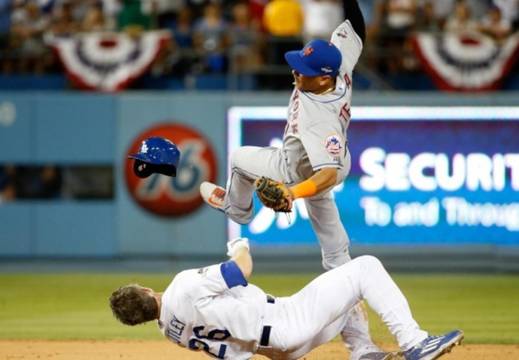 MLB prohíbe a jugadores deslizarse en las bases si la intención es derribar al fildeador