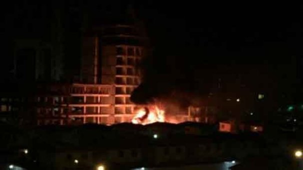 Foto: Incendio en un proyecto habitacional privado ubicado al este de Barquisimeto / Unión Radio