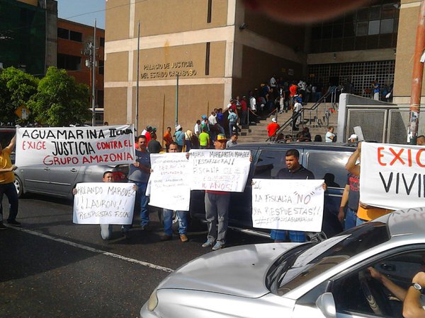 Protestan en el Palacio de Justicia en Valencia