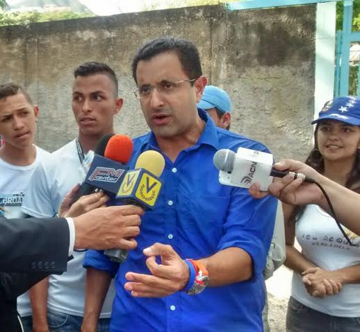 Álvarez Gil: Maduro se empeña en desconocer la crisis y crear conflictos con EEUU